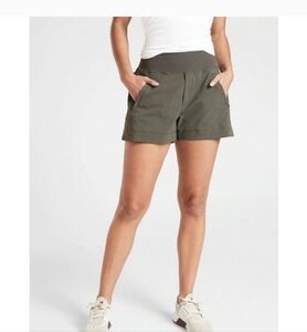 3 pairs! Athleta Trekkie North Short Set Of 3! Size 10
